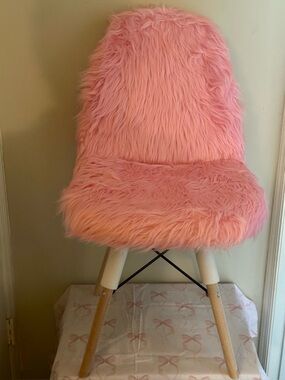 Pink Shaggy Dog Accent Chair Dorm Chair